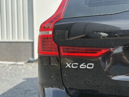 Volvo  XC60 2.0 B4 Momentum 197 PK Trekhaak | Adaptive Cruise | 18"lm velgen | Google Maps | Getinte Ramen Ac... ActivLease financial lease