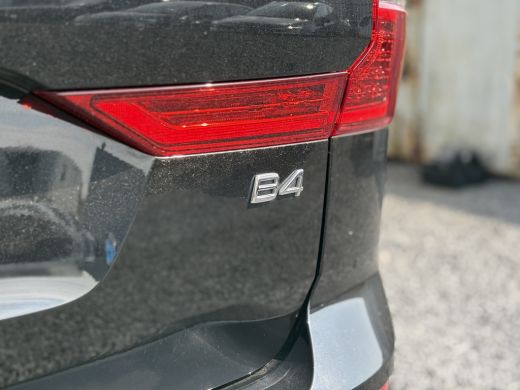 Volvo  XC60 2.0 B4 Momentum 197 PK Trekhaak | Adaptive Cruise | 18"lm velgen | Google Maps | Getinte Ramen Ac... ActivLease financial lease