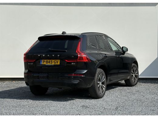 Volvo  XC60 2.0 B4 Momentum 197 PK Trekhaak | Adaptive Cruise | 18"lm velgen | Google Maps | Getinte Ramen Ac... ActivLease financial lease