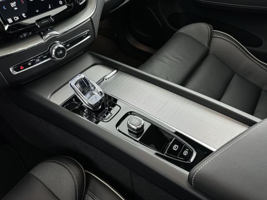 Volvo  XC60 T6 Recharge AWD Plus Dark| 21" | 360 Camera | Sportstoelen | Elektr. verst. stoelen | Trekhaak | ... ActivLease financial lease