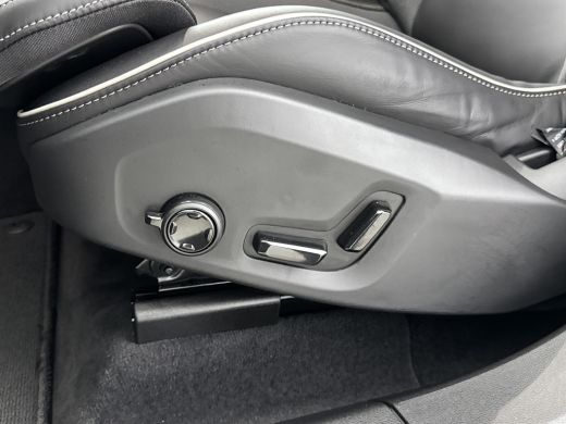 Volvo  XC60 T6 Recharge AWD Plus Dark| 21" | 360 Camera | Sportstoelen | Elektr. verst. stoelen | Trekhaak | ... ActivLease financial lease