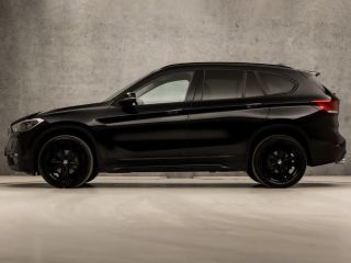 BMW X1 sDrive18i High Executive Automaat (GROOT NAVI, DEALER ONDERHOUDEN, CLIMATE, LEDER, GETINT GLAS, S...