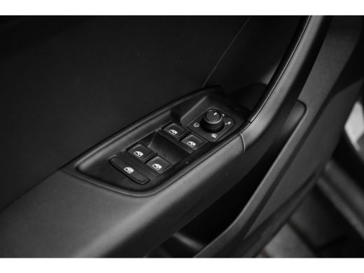 Audi A1 Sportback Sportback 25 TFSI Advanced edition Stoelverwarming voor | keyless entry/start | Parkeersensoren a... ActivLease financial lease