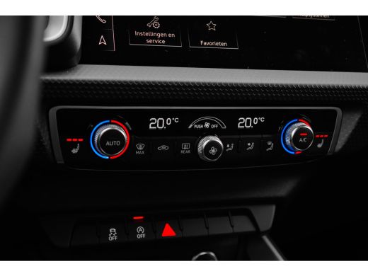 Audi A1 Sportback Sportback 25 TFSI Advanced edition Stoelverwarming voor | keyless entry/start | Parkeersensoren a... ActivLease financial lease