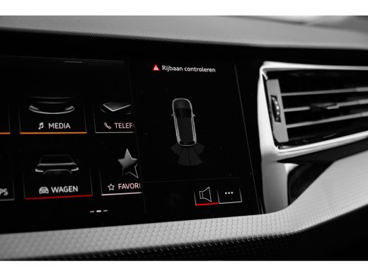 Audi A1 Sportback Sportback 25 TFSI Advanced edition Stoelverwarming voor | keyless entry/start | Parkeersensoren a... ActivLease financial lease