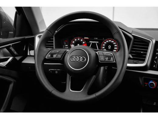 Audi A1 Sportback Sportback 25 TFSI Advanced edition Stoelverwarming voor | keyless entry/start | Parkeersensoren a... ActivLease financial lease