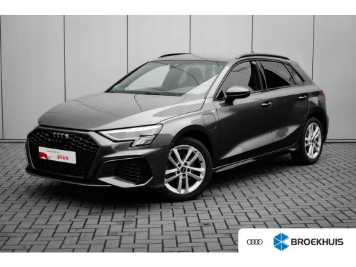 Audi A3 Sportback S edition Alcantara/Ledere bekleding | Trekhaak | Cruise Control Adaptief | Stoelvw. vo...