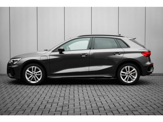 Audi A3 Sportback S edition Alcantara/Ledere bekleding | Trekhaak | Cruise Control Adaptief | Stoelvw. vo... ActivLease financial lease