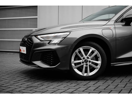 Audi A3 Sportback S edition Alcantara/Ledere bekleding | Trekhaak | Cruise Control Adaptief | Stoelvw. vo... ActivLease financial lease