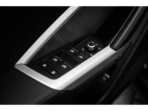 Audi Q3 45 TFSI e Advanced Edition ActivLease financial lease