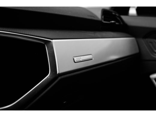 Audi Q3 45 TFSI e Advanced Edition ActivLease financial lease