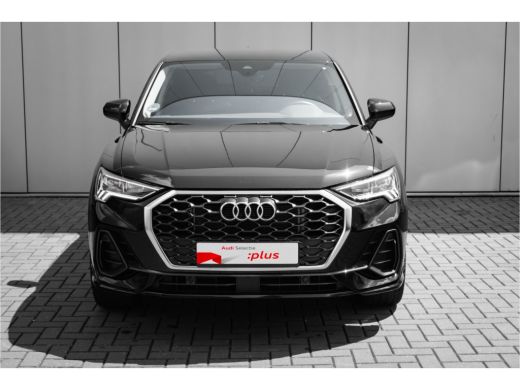 Audi Q3 45 TFSI e Advanced Edition ActivLease financial lease