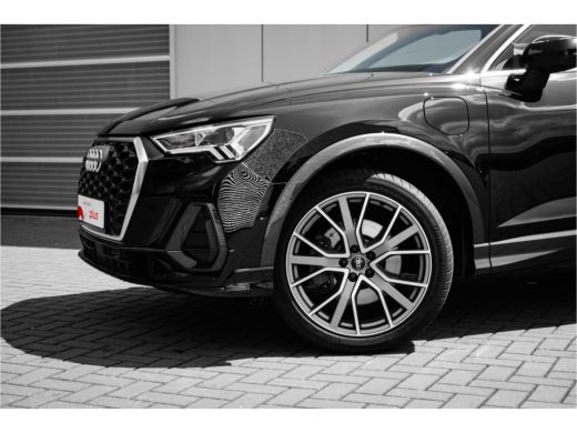 Audi Q3 45 TFSI e Advanced Edition ActivLease financial lease