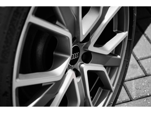 Audi Q3 45 TFSI e Advanced Edition ActivLease financial lease
