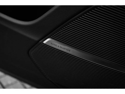 Audi Q8 60 TFSI e quattro Pro Line S Competition 490PK | Trekhaak | Valcona Ledere Stoelen | Stoelventila... ActivLease financial lease