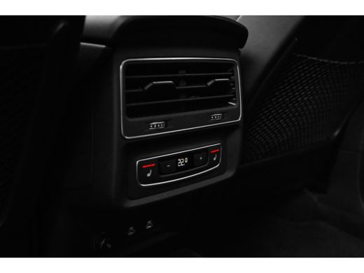 Audi Q8 60 TFSI e quattro Pro Line S Competition 490PK | Trekhaak | Valcona Ledere Stoelen | Stoelventila... ActivLease financial lease