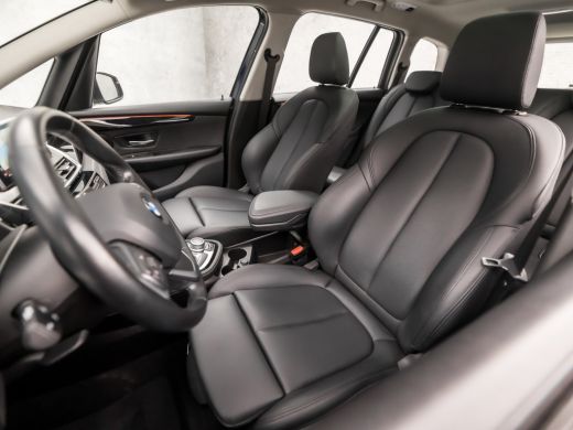 BMW 2 Serie Gran Tourer 218i Sportline 7 Persoons Automaat (PANORAMADAK, GROOT NAVI, HEAD-UP DISPLAY, LEDER, ... ActivLease financial lease