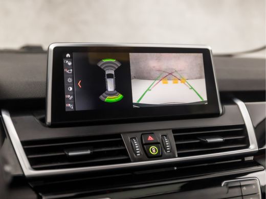 BMW 2 Serie Gran Tourer 218i Sportline 7 Persoons Automaat (PANORAMADAK, GROOT NAVI, HEAD-UP DISPLAY, LEDER, ... ActivLease financial lease