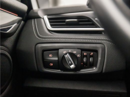 BMW 2 Serie Gran Tourer 218i Sportline 7 Persoons Automaat (PANORAMADAK, GROOT NAVI, HEAD-UP DISPLAY, LEDER, ... ActivLease financial lease