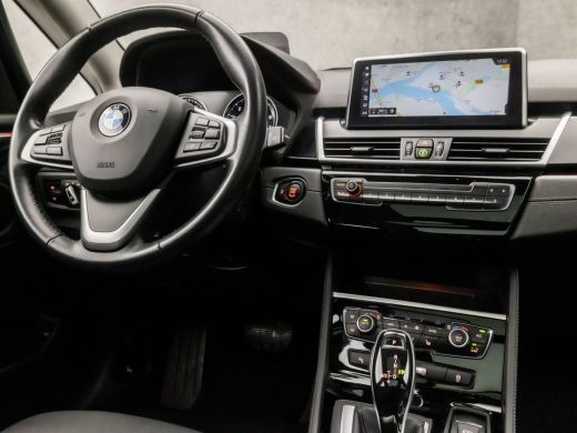 BMW 2 Serie Gran Tourer 218i Sportline 7 Persoons Automaat (PANORAMADAK, GROOT NAVI, HEAD-UP DISPLAY, LEDER, ... ActivLease financial lease