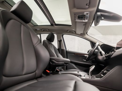 BMW 2 Serie Gran Tourer 218i Sportline 7 Persoons Automaat (PANORAMADAK, GROOT NAVI, HEAD-UP DISPLAY, LEDER, ... ActivLease financial lease