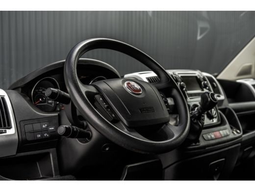 Fiat Ducato **2.3 MultiJet | Bakwagen met Laadklep | 131 PK | Cruise | Airco** ActivLease financial lease