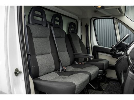Fiat Ducato **2.3 MultiJet | Bakwagen met Laadklep | 131 PK | Cruise | Airco** ActivLease financial lease