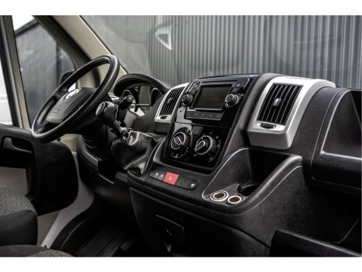 Fiat Ducato **2.3 MultiJet | Bakwagen met Laadklep | 131 PK | Cruise | Airco** ActivLease financial lease