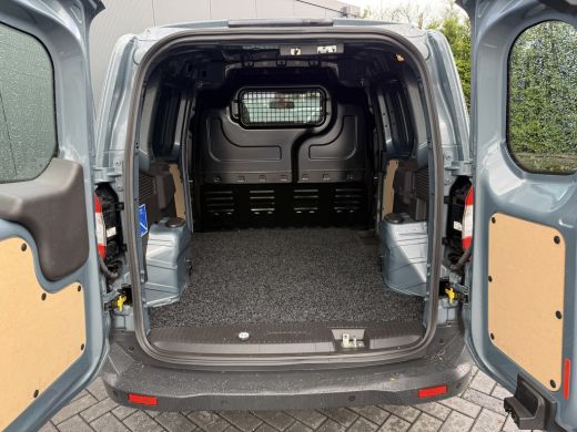 Ford Transit Courier 1.0 ECOBOOST TREND 100 PK / BENZINE! / 1e EIG. / BPM VRIJ !! / AIRCO / PDC / ZEER NETJES! ActivLease financial lease