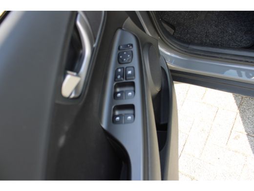 Hyundai Kona 1.0 T-GDI Comfort | Achterbank in delen neerklapbaar | Achteruitrijcamera | Alarm klasse 1(startb... ActivLease financial lease