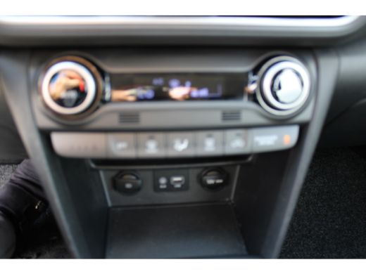 Hyundai Kona 1.0 T-GDI Comfort | Achterbank in delen neerklapbaar | Achteruitrijcamera | Alarm klasse 1(startb... ActivLease financial lease