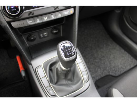 Hyundai Kona 1.0 T-GDI Comfort | Achterbank in delen neerklapbaar | Achteruitrijcamera | Alarm klasse 1(startb... ActivLease financial lease