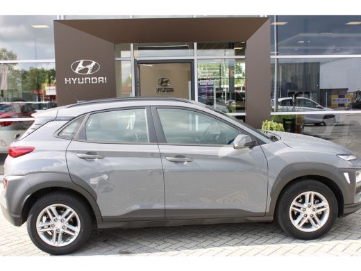 Hyundai Kona 1.0 T-GDI Comfort | Achterbank in delen neerklapbaar | Achteruitrijcamera | Alarm klasse 1(startb... ActivLease financial lease