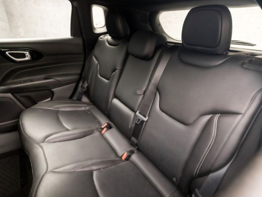 Jeep Compass 4xe 240 Plug-in Hybrid Electric Limited 240Pk Automaat (PANORAMADAK, APPLE CARPLAY, MEMORY SEATS,... ActivLease financial lease