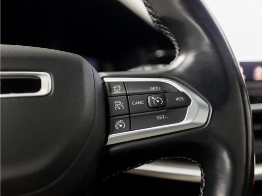 Jeep Compass 4xe 240 Plug-in Hybrid Electric Limited 240Pk Automaat (PANORAMADAK, APPLE CARPLAY, MEMORY SEATS,... ActivLease financial lease