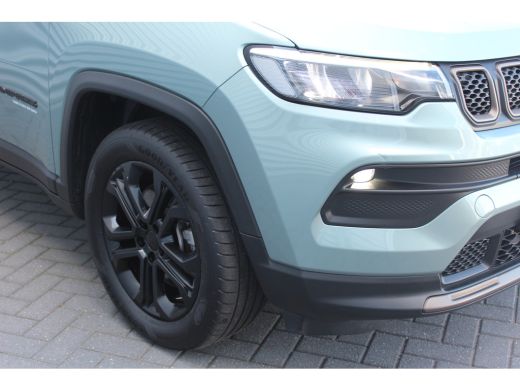 Jeep Compass 4XE 240PK PLUG-IN HYBRID ELECTRIC UPLAND AUTOMAAT / NAVI / LEDER / CLIMA / FULL-LED / CAMERA / 18... ActivLease financial lease