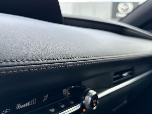 Mazda 3 2.5 e-SkyActiv-G M Hybrid 140 Centre-line | Navigatie | Stoel en stuurverwarming | Keyless entry ActivLease financial lease