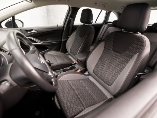 Opel Astra Sports Tourer 1.2 Sport (APPLE CARPLAY, NAVIGATIE, CAMERA, CLIMATE, CRUISE, SPORTSTOELEN, PARKEER... ActivLease financial lease