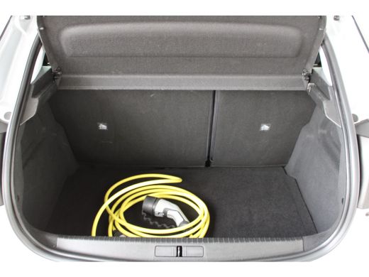 Opel Corsa-e Elegance 50 kWh Apple CarPlay | Camera | Dodehoek detectie | Keyless ActivLease financial lease