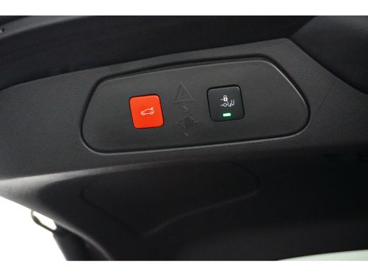 Opel Grandland X Grandland 1.6 Turbo 225 pk Hybrid Ultimate Automaat Leder / 19"inch | Achterbank in delen neerkla... ActivLease financial lease
