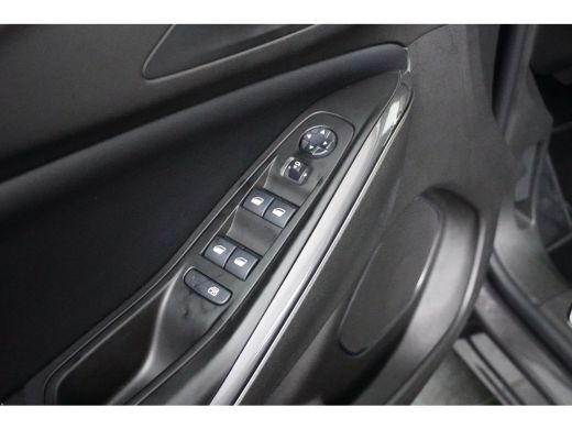 Opel Grandland X Grandland 1.6 Turbo 225 pk Hybrid Ultimate Automaat Leder / 19"inch | Achterbank in delen neerkla... ActivLease financial lease