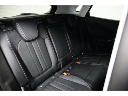 Opel Grandland X Grandland 1.6 Turbo 225 pk Hybrid Ultimate Automaat Leder / 19"inch | Achterbank in delen neerkla... ActivLease financial lease