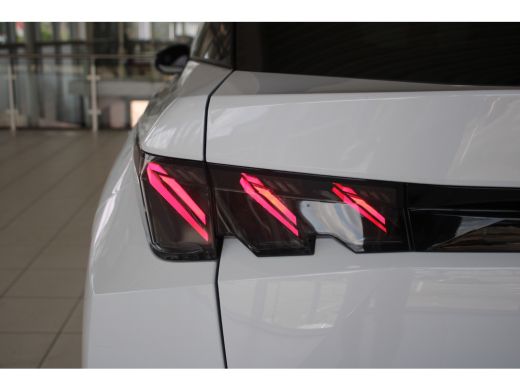 Peugeot 3008 1.2 Hybrid 136-PK GT AUTOMAAT | ORGINEEL NL AUTO | PARKEERCAMERA | ADAPTIVE CRUISE | ELEKTRISCHE ... ActivLease financial lease