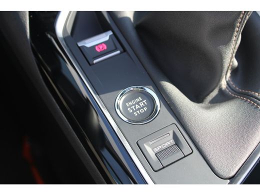Peugeot 3008 1.2 PureTech GT | Navigatie | Camera | Panorama/schuifdak | Alcantara | ActivLease financial lease