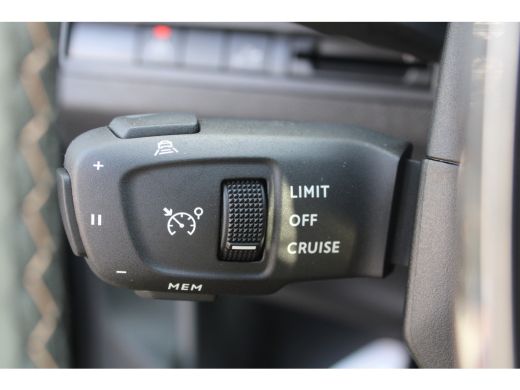Peugeot 3008 1.2 PureTech GT | Navigatie | Camera | Panorama/schuifdak | Alcantara | ActivLease financial lease
