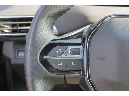 Peugeot 3008 1.2 PureTech GT | Navigatie | Camera | Panorama/schuifdak | Alcantara | ActivLease financial lease