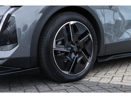 Peugeot 408 1.2 Hybrid 136 e-DCS6 GT | CUSTOM | Adaptieve Cruise | Alcantara | Stuurverwarming | Camera | Key... ActivLease financial lease