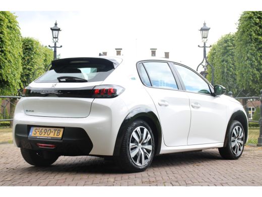 Peugeot e-208 EV ACTIVE 50 kWh | NL-AUTO! | APPLE CARPLAY & ANDROID AUTO | ALL-SEASON | CRUISE CONTOL | CLIMATE... ActivLease financial lease