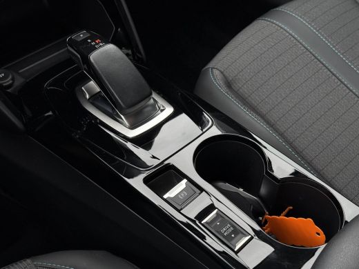 Peugeot e-208 EV Allure 50 kWh Aut. | Navi | Camera | CarPlay | ActivLease financial lease