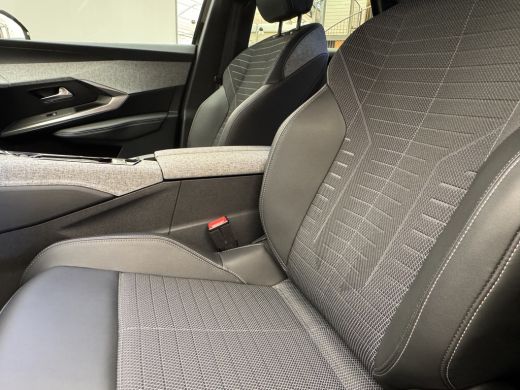 Peugeot e-3008 Allure 73 kWh | Navigatie | Climate | 360 Camera | Apple Carplay/Android Auto | | 11 kW lader | A... ActivLease financial lease